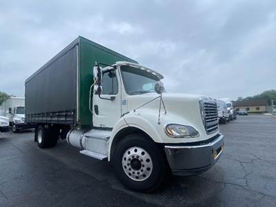 Freightliner M2 112 22 ft Box Truck - 435HP, 10 Speed Automatic, Swing Door