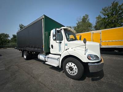 Freightliner M2 112 22 ft Box Truck - 435HP, 10 Speed Automatic, Swing Door