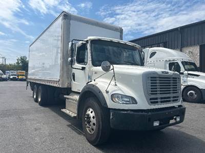 Freightliner M2 112 25 ft Box Truck - 350HP, 10 Speed Manual, Roll up Door