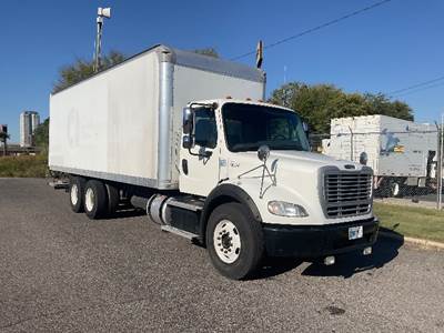 Freightliner M2 112 Box Truck - 350HP, 6 Speed Automatic, Roll up Door