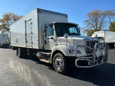 Freightliner M2 112 Box Truck - 350HP, 6 Speed Automatic, Roll up Door