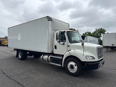 Freightliner M2 112 26 ft Box Truck - 350HP, 6 Speed Automatic, Roll up Door