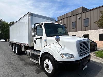 Freightliner M2 112 24 ft Box Truck - 350HP, 10 Speed Automatic, Roll up Door
