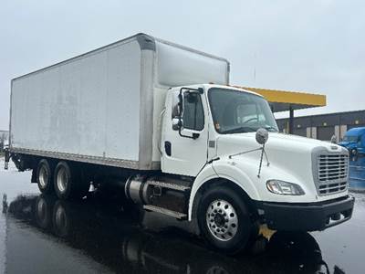 Freightliner M2 112 Box Truck - 350HP, 6 Speed Automatic, Roll up Door