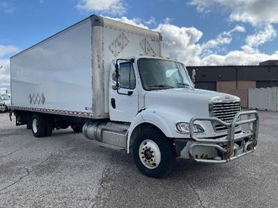 Freightliner M2 112 Box Truck - 370HP, 6 Speed Automatic, Roll up Door