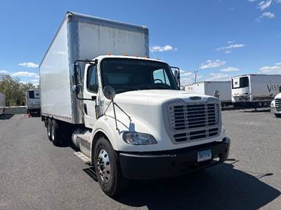 Freightliner M2 112 Box Truck - 350HP, 10 Speed Automatic, Roll up Door