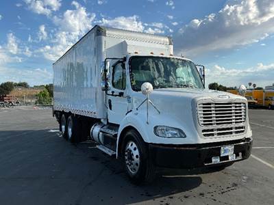 Freightliner M2 112 Box Truck - 350HP, 10 Speed Automatic, Roll up Door