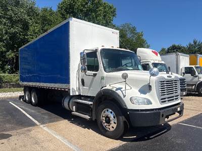 Freightliner M2 112 Box Truck - 350HP, 10 Speed Manual, Roll up Door