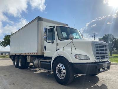 Freightliner M2 112 Box Truck - 350HP, 10 Speed Automatic, Roll up Door