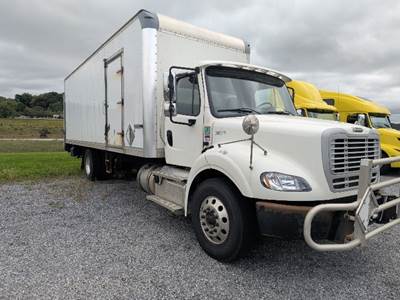 Freightliner M2 112 Box Truck - 350HP, 6 Speed Automatic, Roll up Door