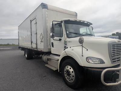 Freightliner M2 112 Box Truck - 350HP, 6 Speed Automatic, Roll up Door