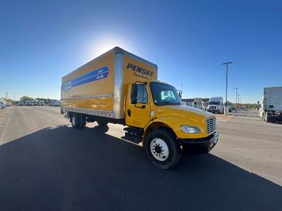 Freightliner M2 26 ft Box Truck - 220HP, 7 Speed Automatic, Roll up Door