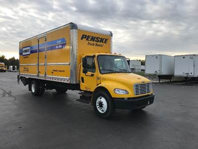 Freightliner M2 26 ft Box Truck - 220HP, 7 Speed Automatic, Roll up Door