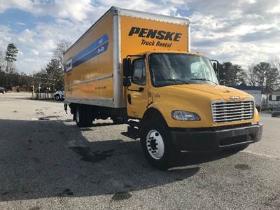 Freightliner M2 26 ft Box Truck - 220HP, 6 Speed Automatic, Roll up Door