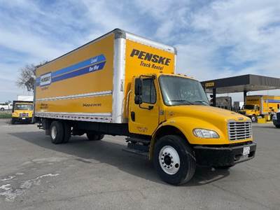 Freightliner M2 26 ft Box Truck - 220HP, 7 Speed Automatic, Roll up Door