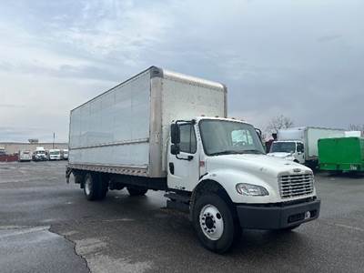 Freightliner M2 26 ft Box Truck - 220HP, 6 Speed Automatic, Roll up Door