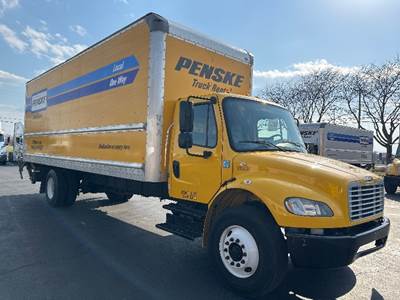 Freightliner M2 26 ft Box Truck - 220HP, 7 Speed Automatic, Roll up Door