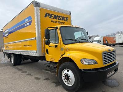 Freightliner M2 26 ft Box Truck - 220HP, 7 Speed Automatic, Roll up Door