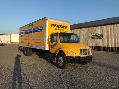 Freightliner M2 26 ft Box Truck - 220HP, 6 Speed Automatic, Roll up Door
