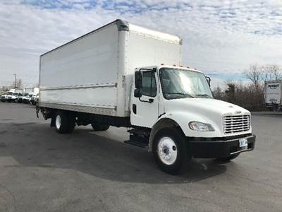 Freightliner M2 26 ft Box Truck - 220HP, 7 Speed Automatic, Roll up Door