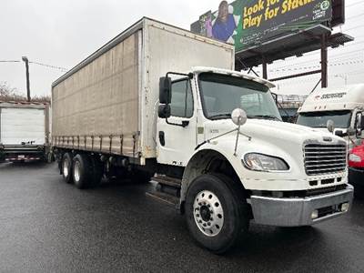 Freightliner M2 26 ft Box Truck - 300HP, 6 Speed Automatic, Swing Door