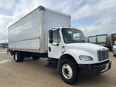 Freightliner M2 26 ft Box Truck - 220HP, 7 Speed Automatic, Roll up Door