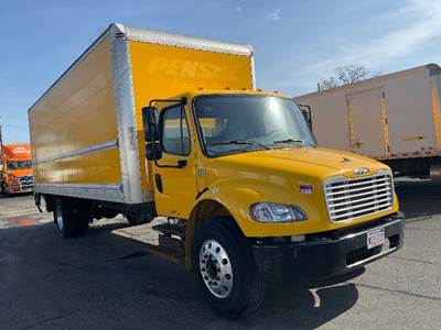 Freightliner M2 26 ft Box Truck - 220HP, 6 Speed Automatic, Roll up Door