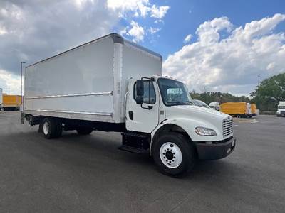 Freightliner M2 26 ft Box Truck - 220HP, 6 Speed Automatic, Roll up Door
