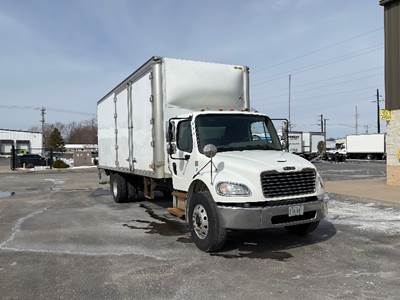 Freightliner M2 24 ft Box Truck - 250HP, 6 Speed Automatic, Roll up Door