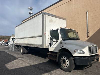 Freightliner M2 26 ft Box Truck - 220HP, 6 Speed Automatic, Roll up Door