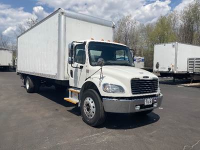 Freightliner M2 26 ft Box Truck - 240HP, 6 Speed Automatic, Roll up Door