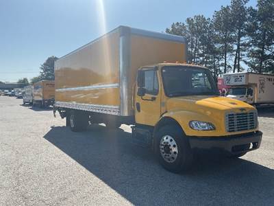 Freightliner M2 26 ft Box Truck - 220HP, 6 Speed Automatic, Roll up Door
