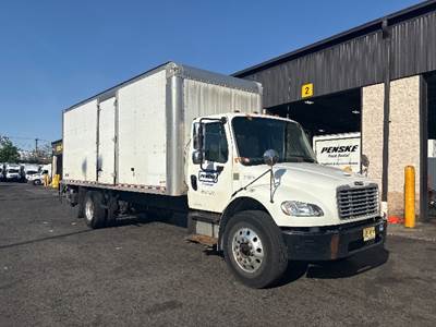 Freightliner M2 22 ft Box Truck - 260HP, 6 Speed Automatic, Roll up Door