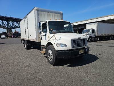 Freightliner M2 22 ft Box Truck - 260HP, 6 Speed Automatic, Roll up Door