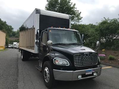 Freightliner M2 26 ft Box Truck - 250HP, 6 Speed Automatic, Roll up Door