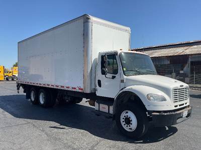 Freightliner M2 26 ft Box Truck - 330HP, 10 Speed Manual, Roll up Door