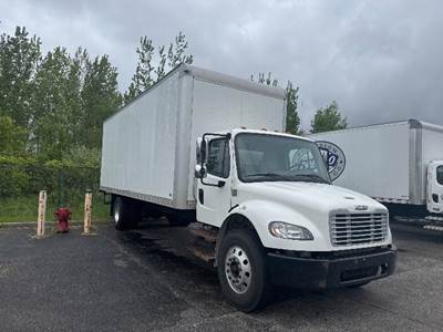 Freightliner M2 26 ft Box Truck - 220HP, 7 Speed Automatic, Roll up Door