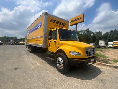 Freightliner M2 26 ft Box Truck - 220HP, 6 Speed Automatic, Roll up Door