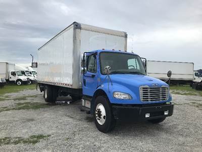 Freightliner M2 26 ft Box Truck - 220HP, 6 Speed Automatic, Roll up Door