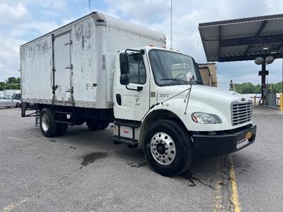 Freightliner M2 18 ft Box Truck - 260HP, 6 Speed Automatic, Roll up Door