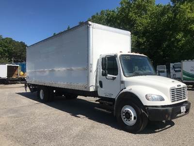 Freightliner M2 26 ft Box Truck - 220HP, 6 Speed Automatic, Roll up Door