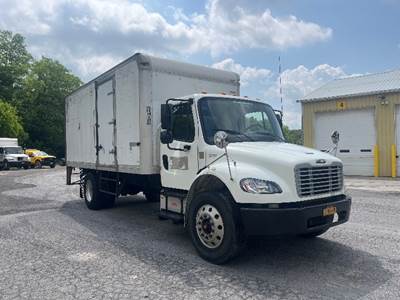 Freightliner M2 18 ft Box Truck - 260HP, 6 Speed Automatic, Roll up Door