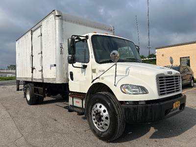 Freightliner M2 18 ft Box Truck - 260HP, 6 Speed Automatic, Roll up Door