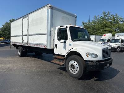 Freightliner M2 26 ft Box Truck - 220HP, 7 Speed Automatic, Roll up Door