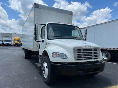 Freightliner M2 26 ft Box Truck - 220HP, 7 Speed Automatic, Roll up Door