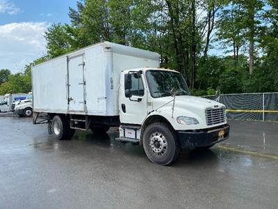 Freightliner M2 20 ft Box Truck - 260HP, 6 Speed Automatic, Roll up Door