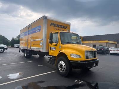 Freightliner M2 26 ft Box Truck - 220HP, 7 Speed Automatic, Roll up Door