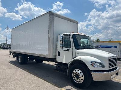Freightliner M2 26 ft Box Truck - 220HP, 7 Speed Automatic, Roll up Door