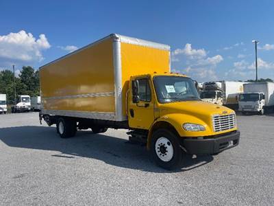 Freightliner M2 26 ft Box Truck - 220HP, 7 Speed Automatic, Roll up Door