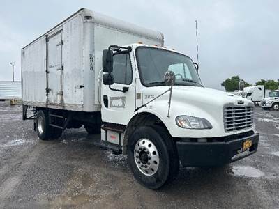 Freightliner M2 18 ft Box Truck - 260HP, 6 Speed Automatic, Roll up Door